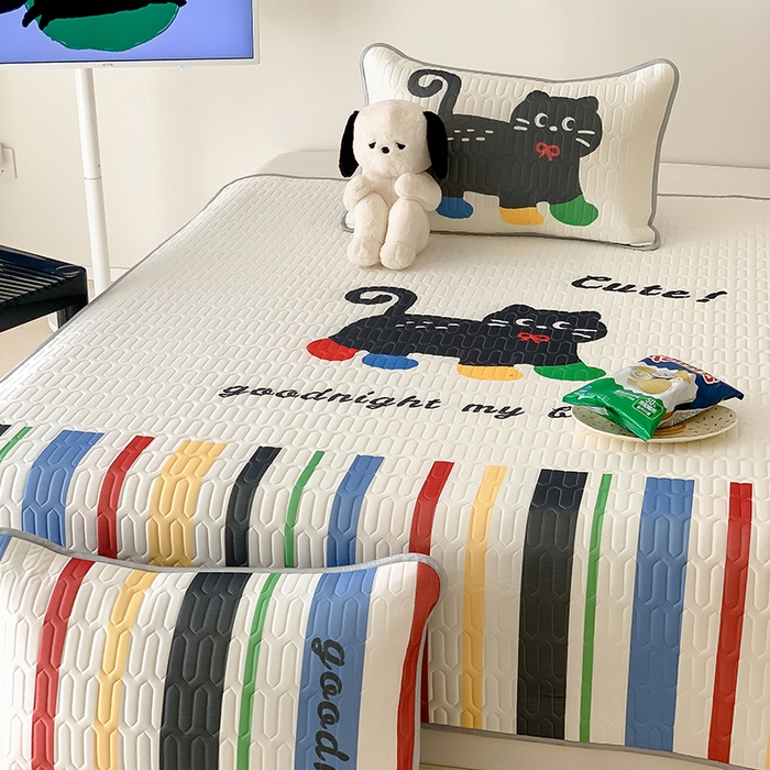 91家纺网 家纺一手货源 找家纺 顾里家纺 顾里家纺 2024新款凉感丝数码印花INS风大版凉席三件套 时尚猫猫