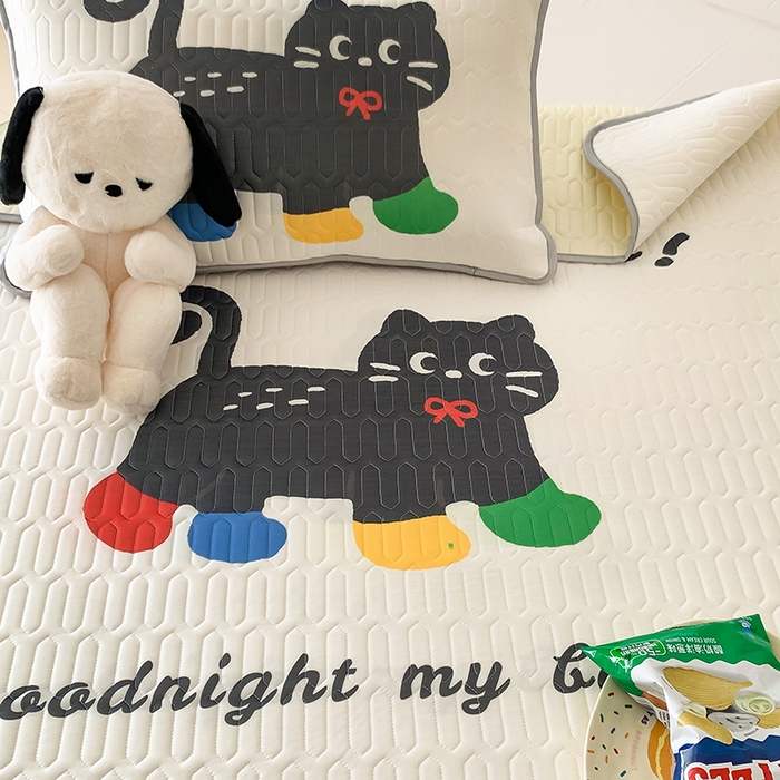 91家纺网 家纺一手货源 找家纺 顾里家纺 顾里家纺 2024新款凉感丝数码印花INS风大版凉席三件套 时尚猫猫