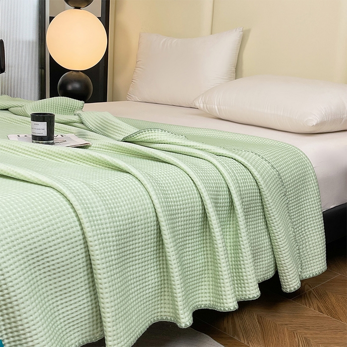 91家纺网 家纺一手货源 找家纺 伊被源 2024新款A类华夫格凉感丝盖毯点点夏被 云川绿