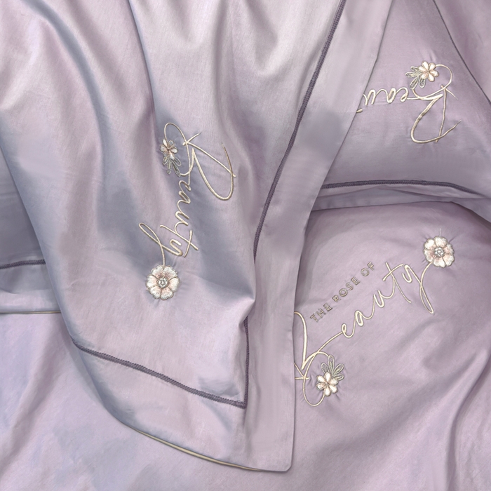 91家纺网 家纺一手货源 找家纺 U品汇 2024新品60S支贡缎长绒棉刺绣花四件套AB版纯棉全棉4件套100%棉 爱莎-浅魅紫