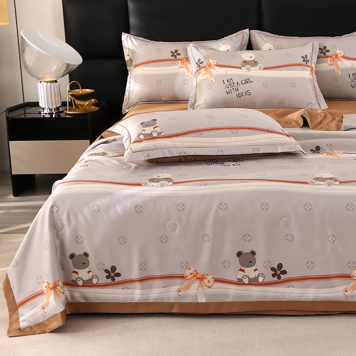 91家纺网 家纺一手货源 找家纺 富之航家纺 2024新款拼角宽边水洗天丝夏被四件套 花布熊灰