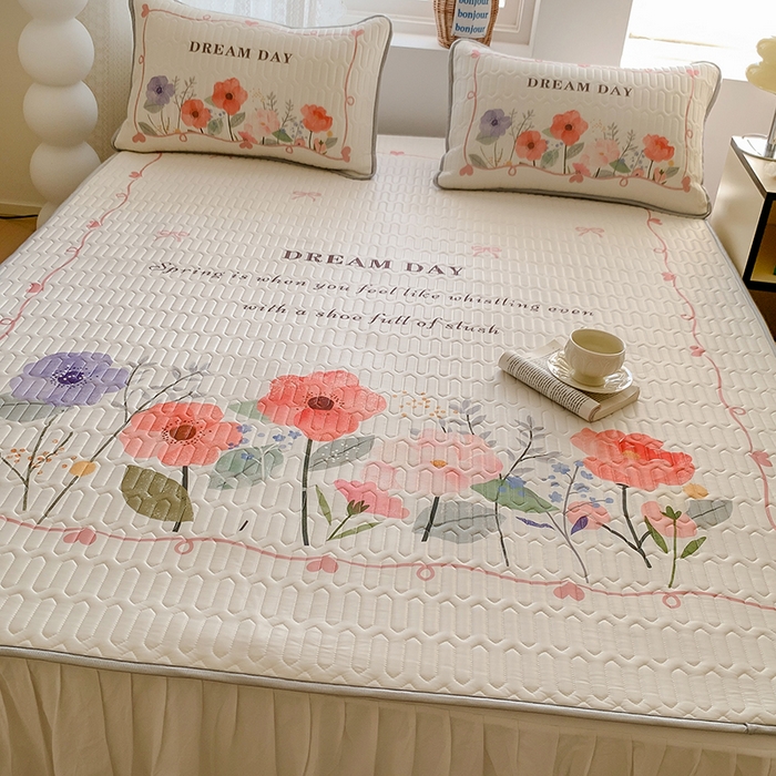 91家纺网 家纺一手货源 找家纺 顾里家纺 顾里家纺 2024新款凉感丝数码印花INS风大版凉席三件套 晕染花花