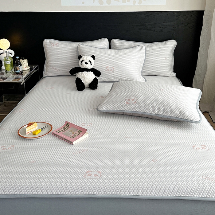 91家纺网 家纺一手货源 找家纺 2024 新款A类立体提花冰豆豆凉感抗菌凉席床笠款 熊猫粉紫