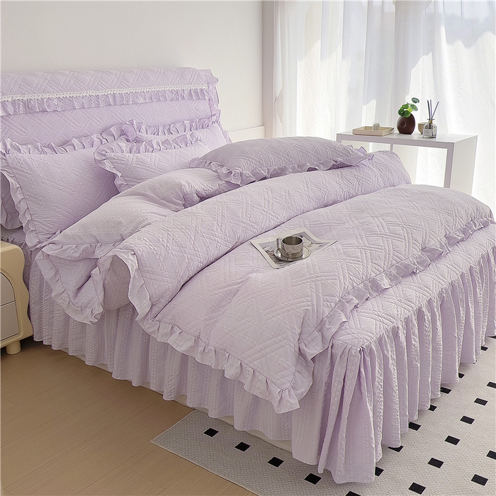 91家纺网 家纺一手货源 找家纺 十个点 2024新款亲肤水洗泡泡棉夹棉绗缝床裙款单品及套件 媚紫