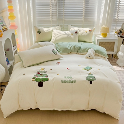 91家纺网 家纺一手货源 找家纺 恋佳居 2025新款时尚亲肤小清新水洗棉毛巾绣四件套 幸运树米色