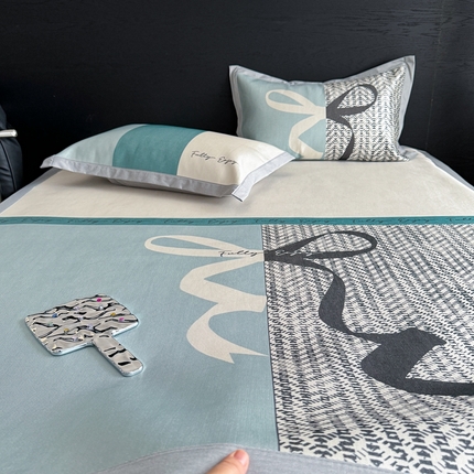 91家纺网 家纺一手货源 找家纺 柚子YOUTH 2024新款900D冰丝印花凉席 双拼蝴蝶