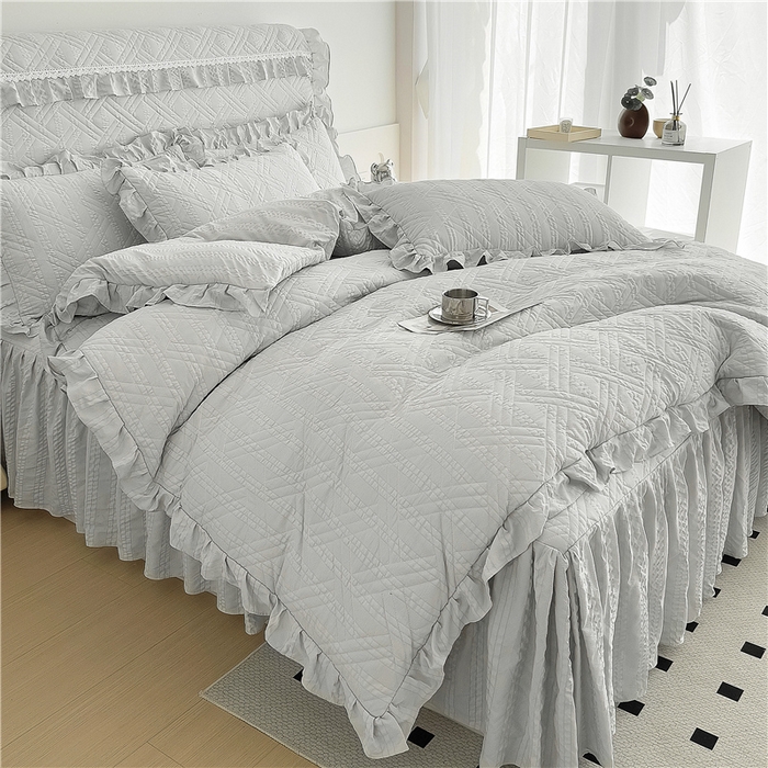 91家纺网 家纺一手货源 找家纺 十个点 2024新款亲肤水洗泡泡棉夹棉绗缝床裙款单品及套件 银灰