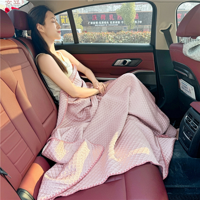 91家纺网 家纺一手货源 找家纺 伊被源 2024新款A类多功能抗菌夏凉被 冰透粉