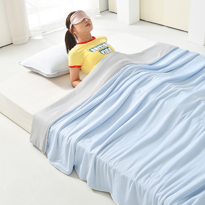 91家纺网 家纺一手货源 找家纺 彩烨 2025纯色凉感丝夏被冰淇淋夏凉被素色空调被学生 【极光蓝灰】