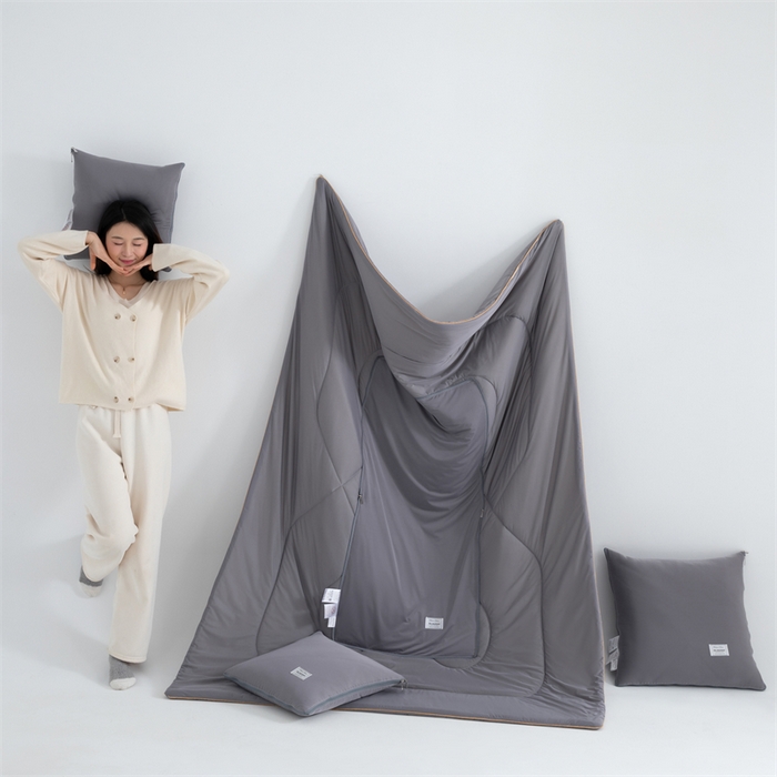 91家纺网 家纺一手货源 找家纺 照世 2024新款凉感丝贴布绣抱枕被 深灰色