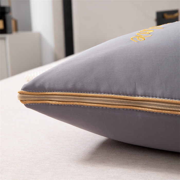 91家纺网 家纺一手货源 找家纺 照世 2024新款凉感丝轻奢抱枕被 深灰色