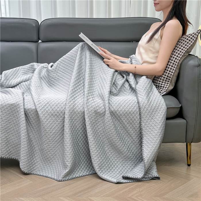 91家纺网 家纺一手货源 找家纺 伊被源 2024新款A类多功能抗菌夏凉被 冰清灰