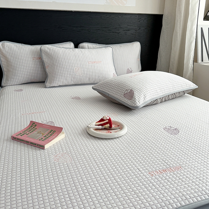 91家纺网 家纺一手货源 找家纺 2024 新款A类立体提花冰豆豆凉感抗菌凉席床笠款 小草莓粉紫