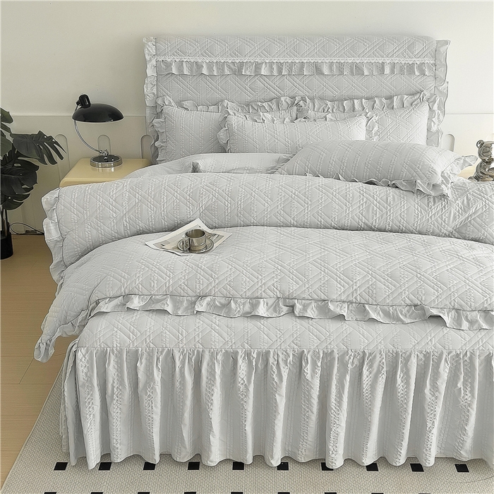 91家纺网 家纺一手货源 找家纺 十个点 2024新款亲肤水洗泡泡棉夹棉绗缝床裙款单品及套件 银灰