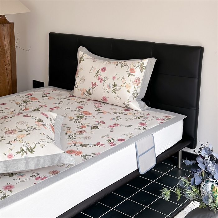 91家纺网 家纺一手货源 找家纺 三味舒屋 2026新款凉感抗菌防螨印花冰丝养生席手绘系列【花卉】床席款 花漾