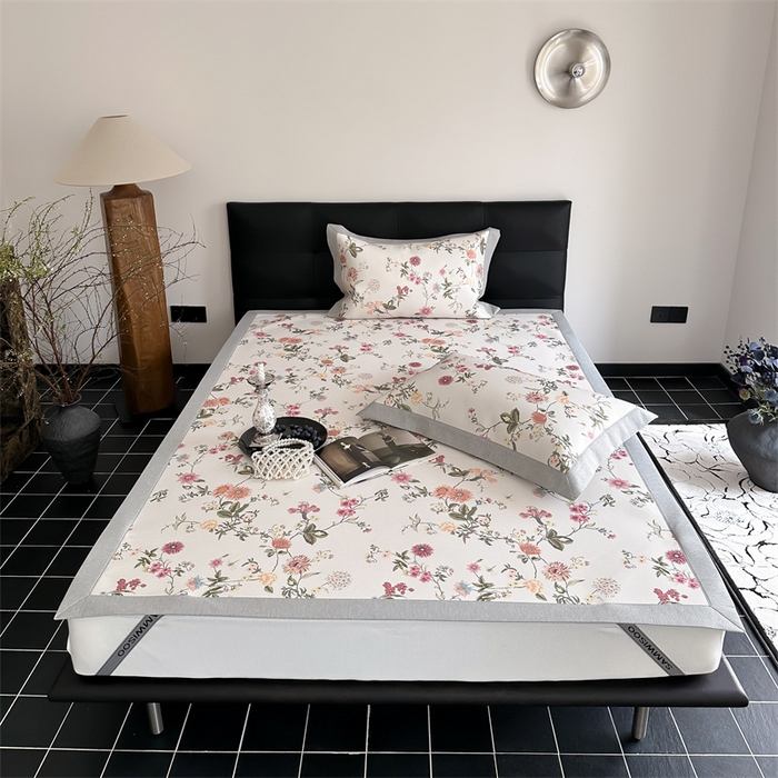 91家纺网 家纺一手货源 找家纺 三味舒屋 2026新款凉感抗菌防螨印花冰丝养生席手绘系列【花卉】床席款 花漾