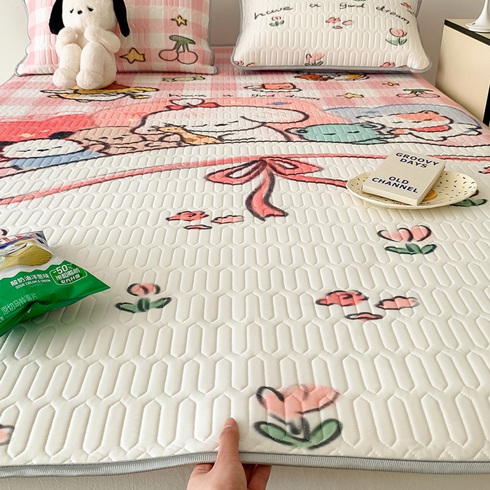 91家纺网 家纺一手货源 找家纺 顾里家纺 顾里家纺 2024新款凉感丝数码印花INS风大版凉席三件套 晚安宝贝