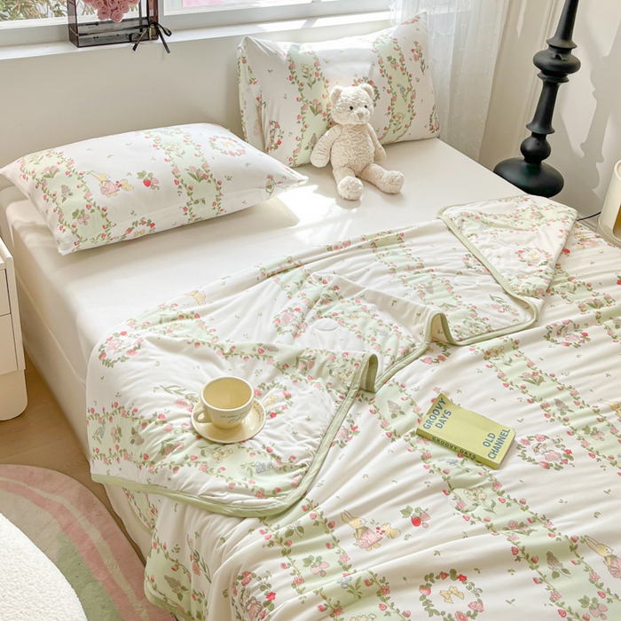 91家纺网 家纺一手货源 找家纺 葡萄家 2024新款A类母婴级大豆纤维牛奶丝针织棉夏凉被 绿野仙踪