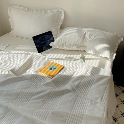 91家纺网 家纺一手货源 找家纺 六巷胡同2024新款INS韩国博主同款绗缝夏被四件套 牛乳白