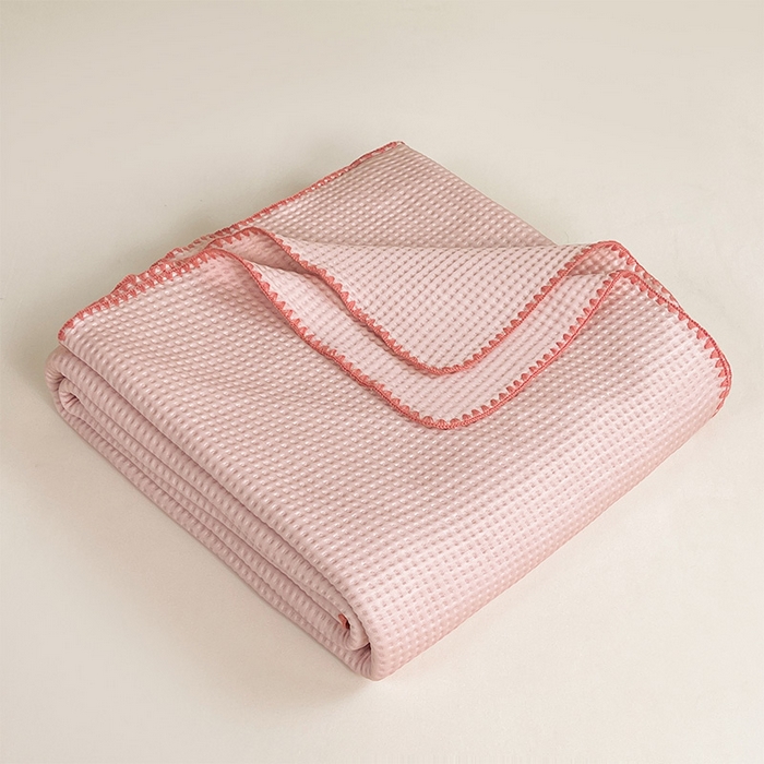 91家纺网 家纺一手货源 找家纺 伊被源 2024新款A类华夫格凉感丝盖毯点点夏被 元气粉