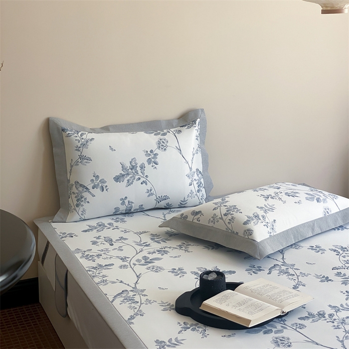 91家纺网 家纺一手货源 找家纺 三味舒屋 2026新款凉感抗菌防螨印花冰丝养生席手绘系列【花卉】床席款 枝晓蓝