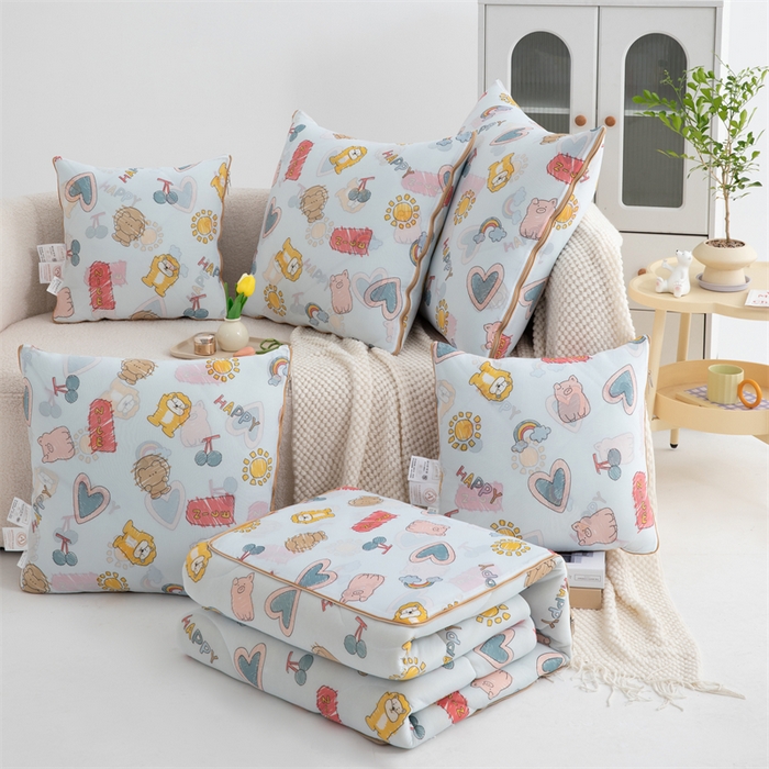 91家纺网 家纺一手货源 找家纺 照世 2025新款凉感丝印花抱枕被 动物园