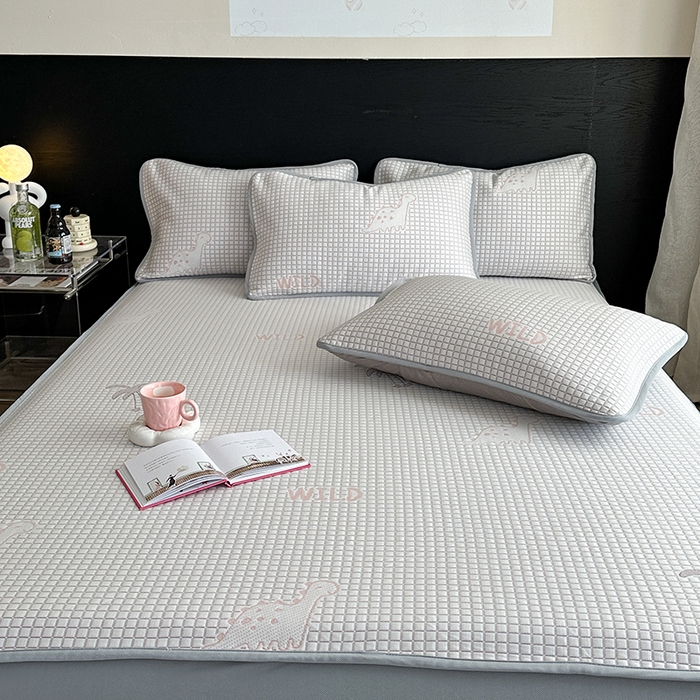 91家纺网 家纺一手货源 找家纺 2024 新款A类立体提花冰豆豆凉感抗菌凉席床笠款 恐龙粉紫