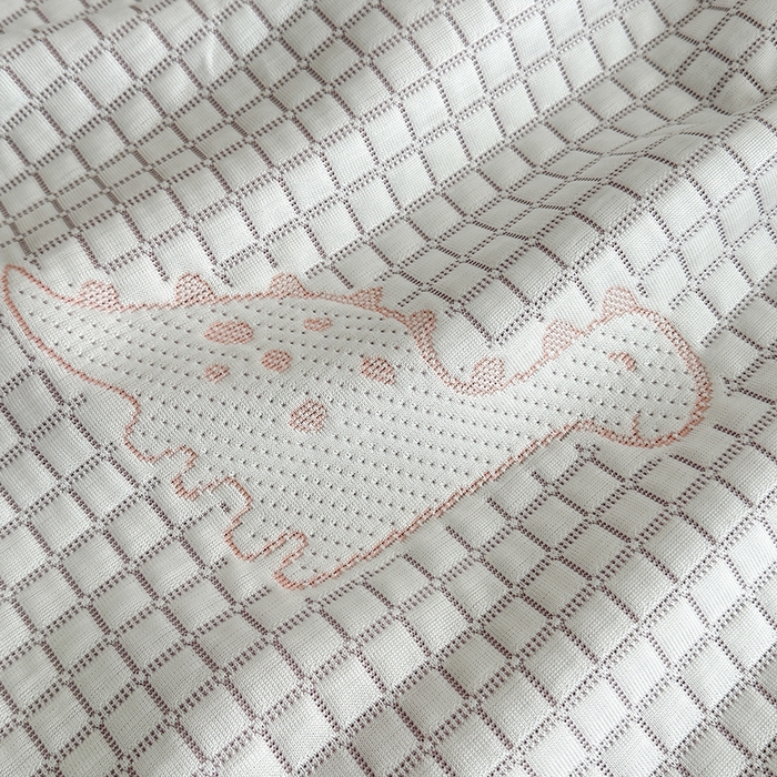 91家纺网 家纺一手货源 找家纺 2024 新款A类立体提花冰豆豆凉感抗菌凉席床笠款 恐龙粉紫