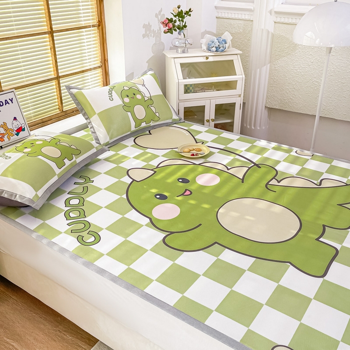 91家纺网 家纺一手货源 找家纺 栩裕纺织 2024新款数码印花1200D碳光牛奶冰丝席 格子恐龙