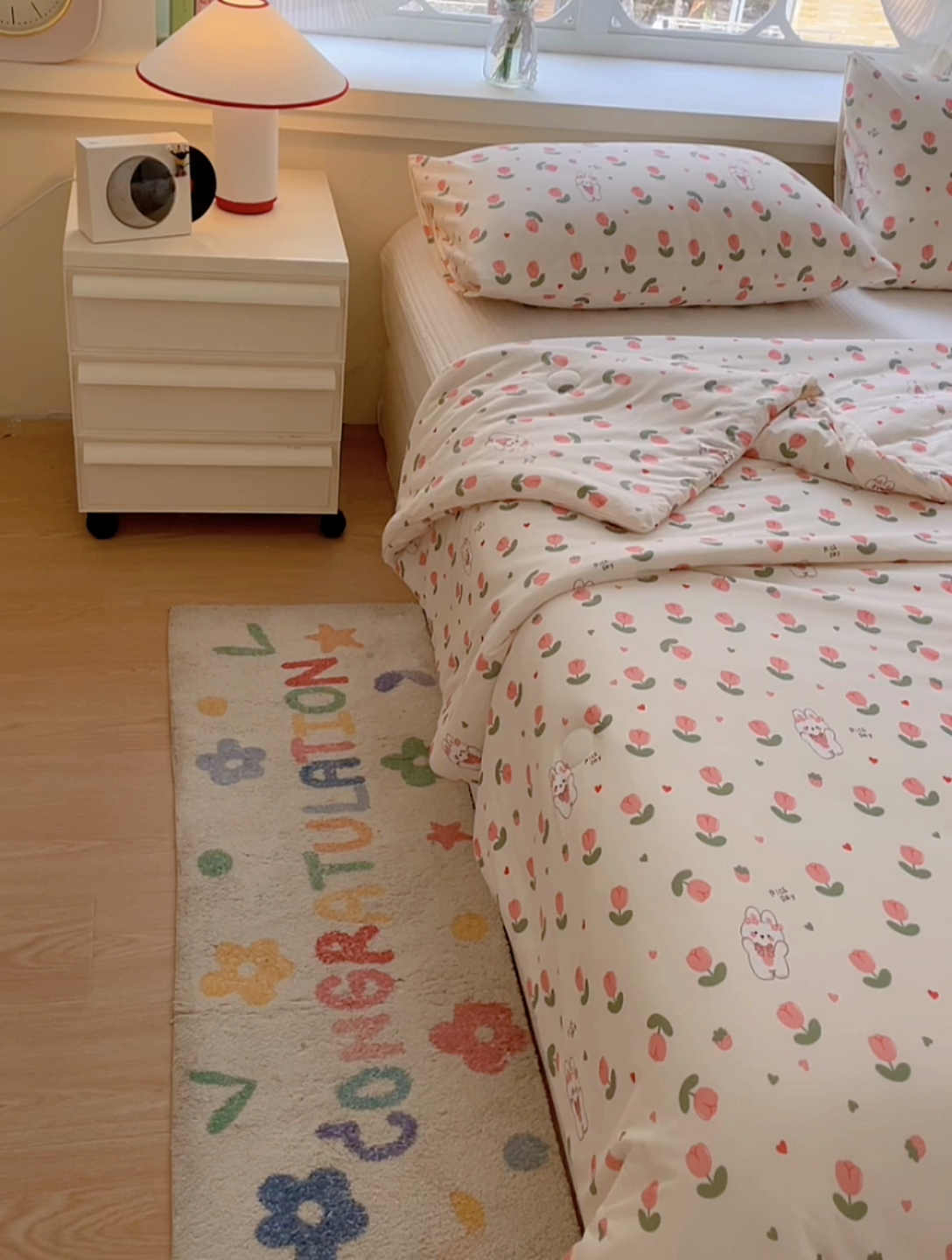 91家纺网 家纺一手货源 找家纺 沐慕 2024新款小清新加厚亲肤针织棉夏被 郁金香兔