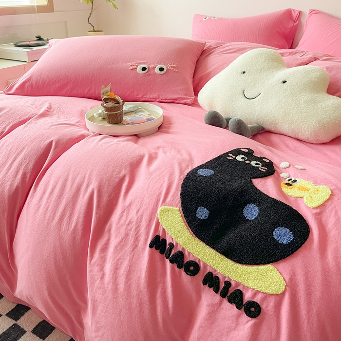 91家纺网 家纺一手货源 找家纺 梵克保罗 2024新款卡通水洗棉毛巾绣四件套 可爱猫-粉