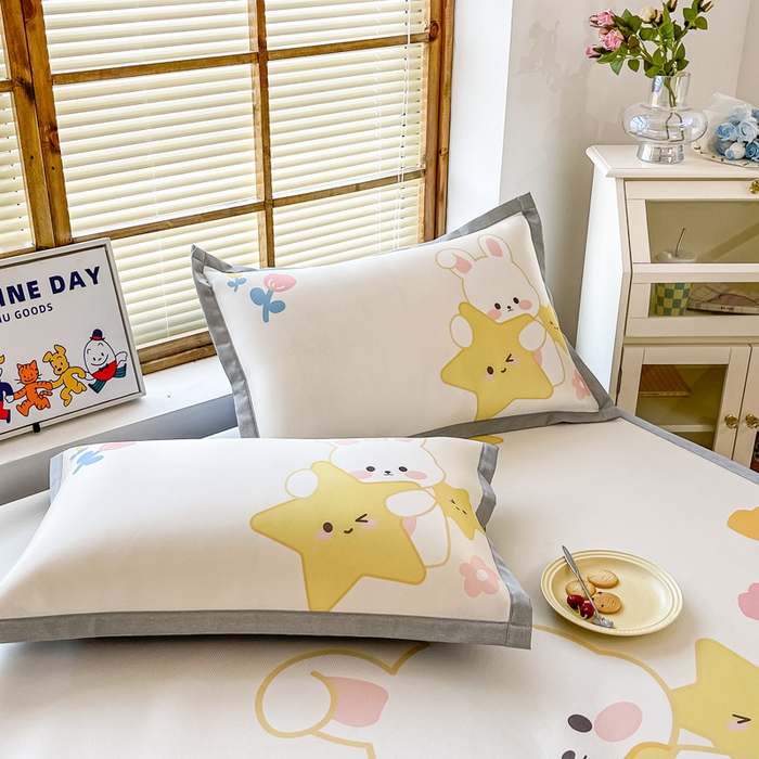 91家纺网 家纺一手货源 找家纺 栩裕纺织 2024新款数码印花1200D碳光牛奶冰丝席 晚安小兔