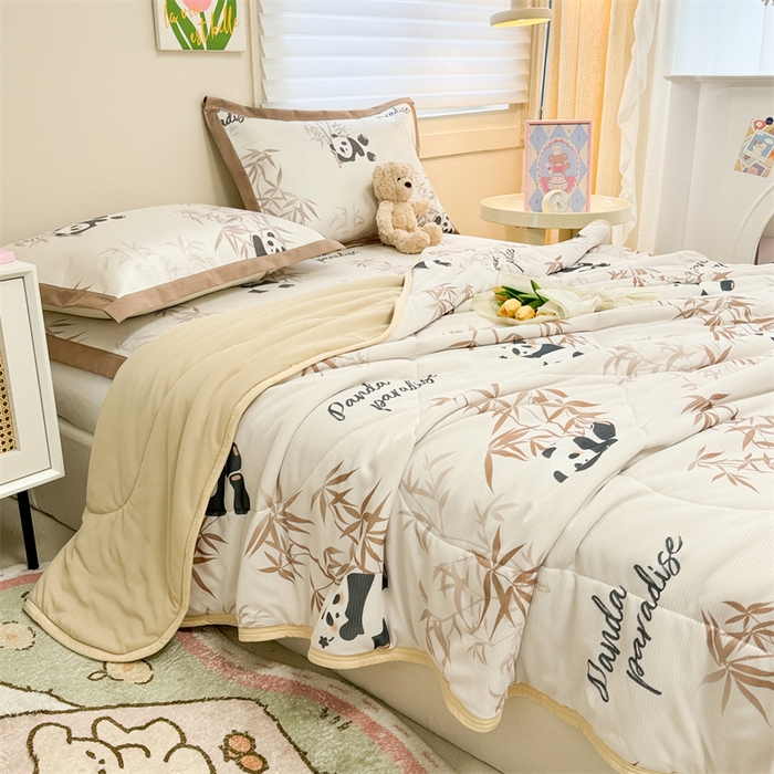 91家纺网 家纺一手货源 找家纺 沐慕 2024新款小清新华夫格印花冰藤夏被四件套 华夫格-竹子熊猫棕