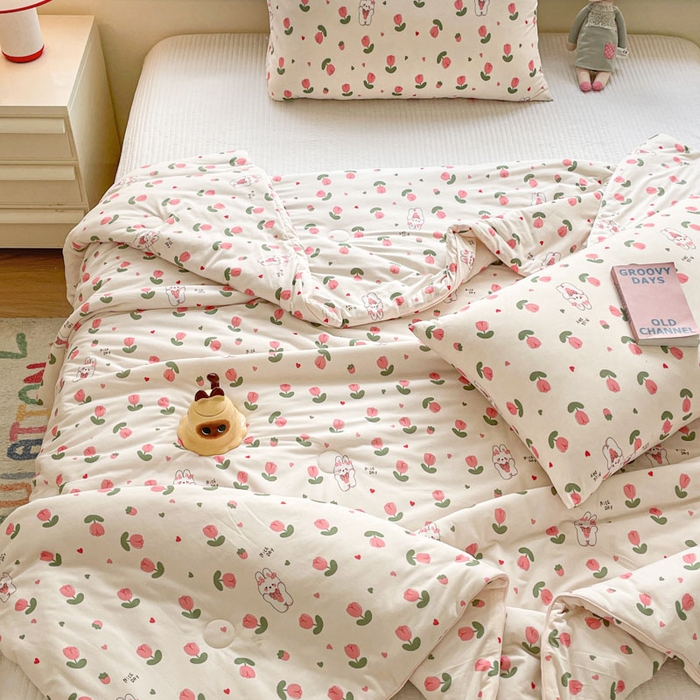 91家纺网 家纺一手货源 找家纺 沐慕 2024新款小清新加厚亲肤针织棉夏被 郁金香兔