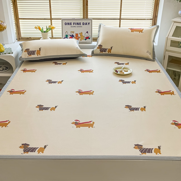 91家纺网 家纺一手货源 找家纺 栩裕纺织 2024新款数码印花1200D碳光牛奶冰丝席 条纹狗