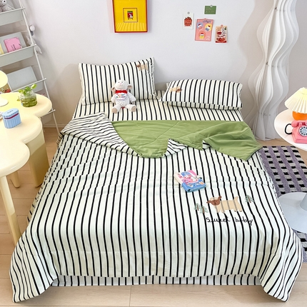 91家纺网 家纺一手货源 找家纺 雅居纺家纺 2024新款全棉绣花夏被可配同款老粗布四件套 夏被-小绵羊