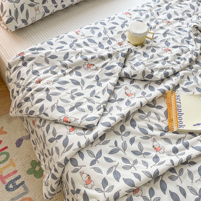 91家纺网 家纺一手货源 找家纺 沐慕 2024新款小清新加厚亲肤针织棉夏被 叶子小兔