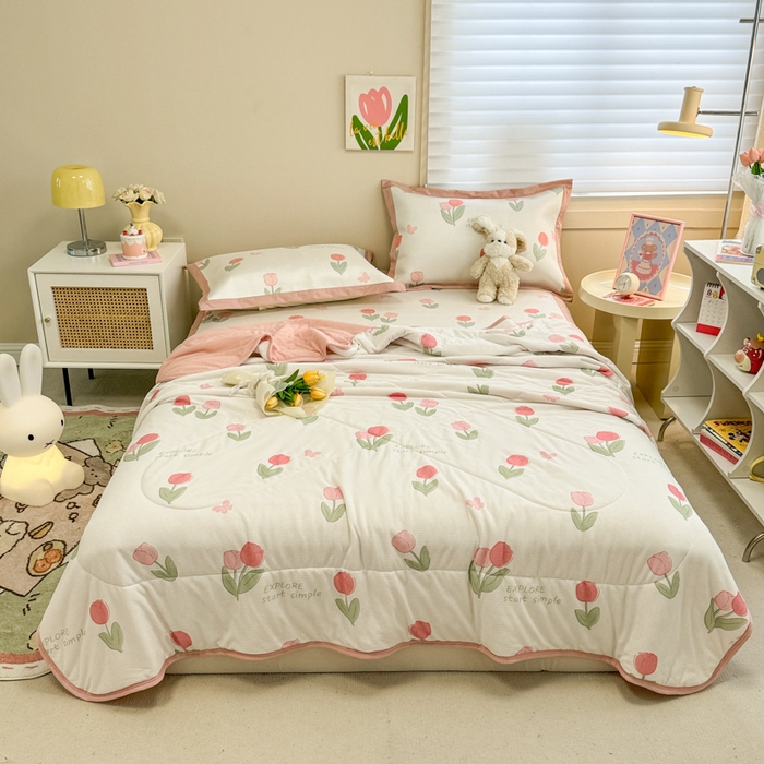 91家纺网 家纺一手货源 找家纺 沐慕 2024新款小清新华夫格印花冰藤夏被四件套 华夫格-粉嫩郁金香