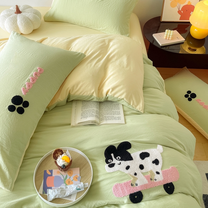 91家纺网 家纺一手货源 找家纺 梵克保罗 2024新款卡通水洗棉毛巾绣四件套 浅绿配米黄