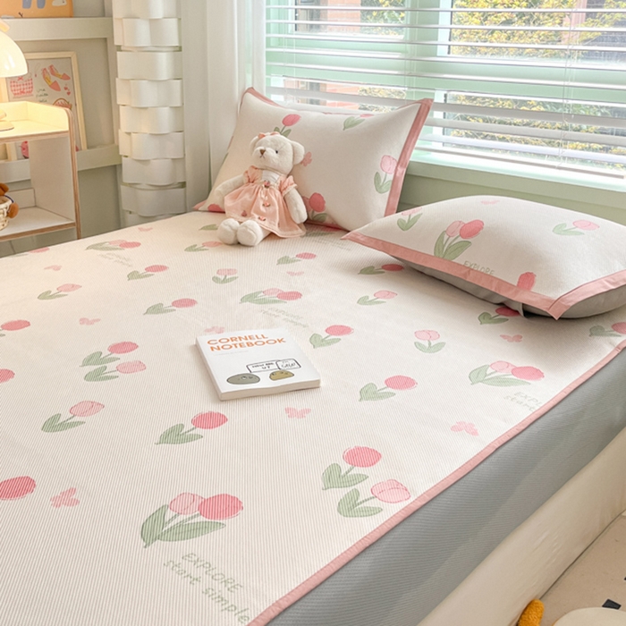 91家纺网 家纺一手货源 找家纺 沐慕 2024新款小清新印花冰藤床笠系列 床笠-粉嫩郁金香