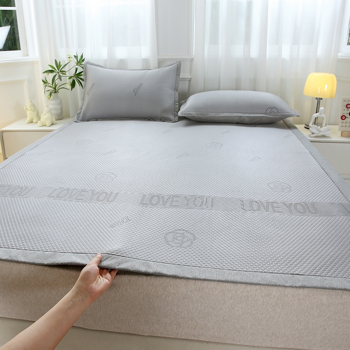 91家纺网 家纺一手货源 找家纺 青雅席业 2025新款抗菌提花凉感丝豆豆席-玫瑰花语系列 玫瑰花语-灰