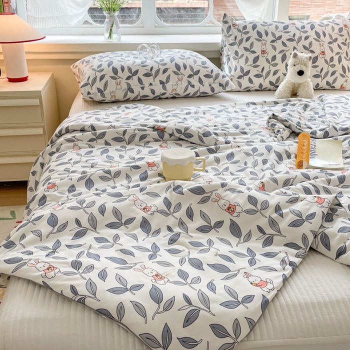 91家纺网 家纺一手货源 找家纺 沐慕 2024新款小清新加厚亲肤针织棉夏被 叶子小兔