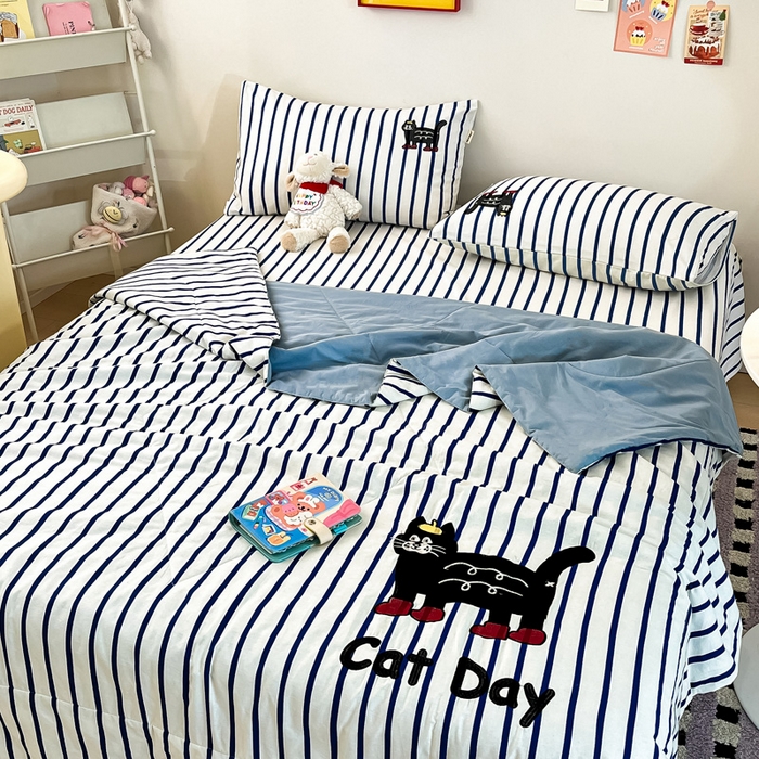 91家纺网 家纺一手货源 找家纺 雅居纺家纺 2024新款全棉绣花夏被可配同款老粗布四件套 夏被-小猫咪