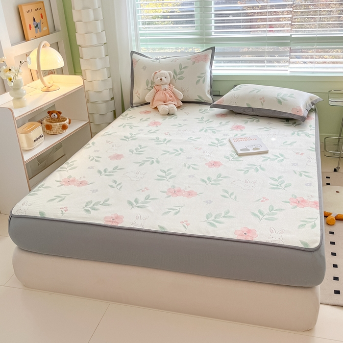 91家纺网 家纺一手货源 找家纺 沐慕 2024新款小清新印花冰藤床笠系列 床笠-莫妮卡