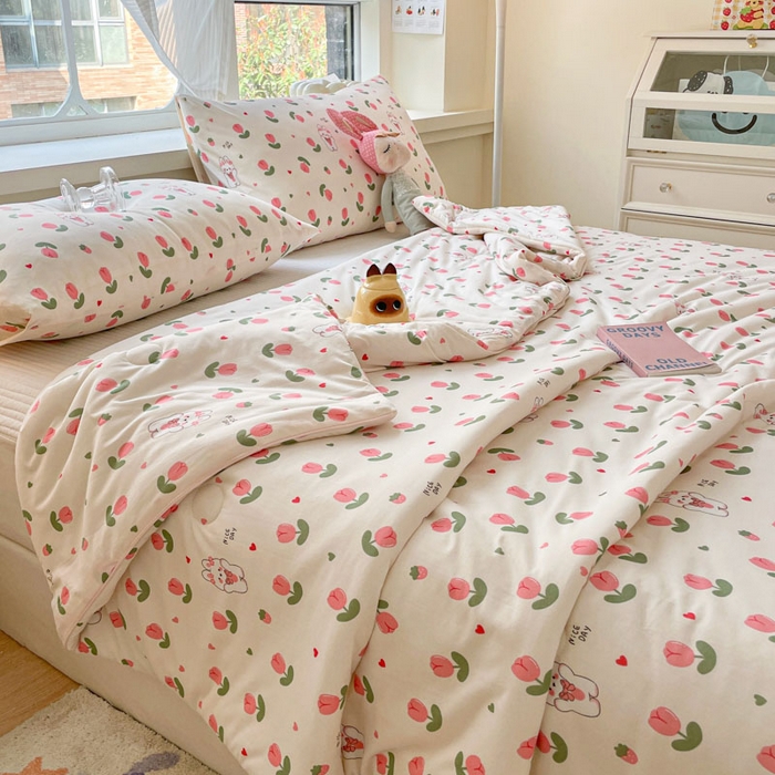 91家纺网 家纺一手货源 找家纺 沐慕 2024新款小清新加厚亲肤针织棉夏被 郁金香兔