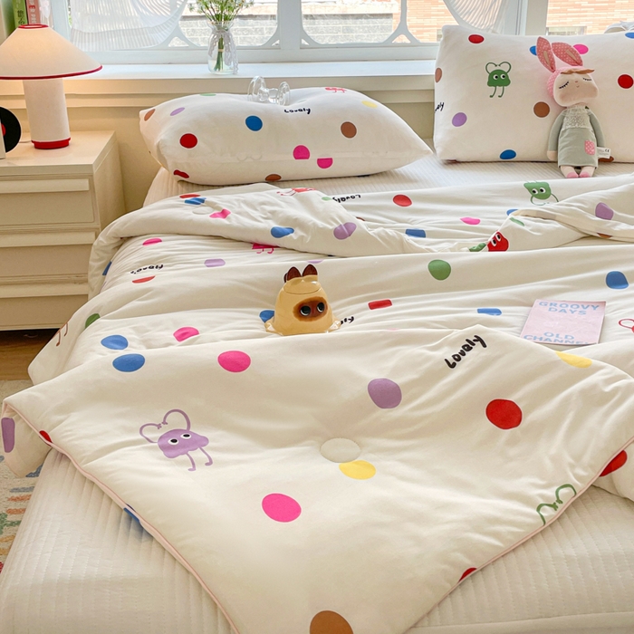 91家纺网 家纺一手货源 找家纺 沐慕 2024新款小清新加厚亲肤针织棉夏被 彩色小波点