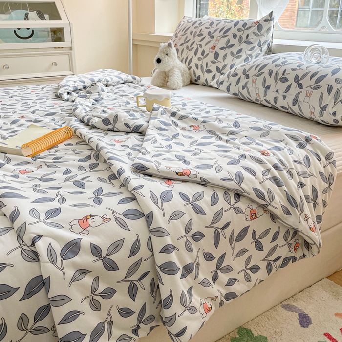 91家纺网 家纺一手货源 找家纺 沐慕 2024新款小清新加厚亲肤针织棉夏被 叶子小兔