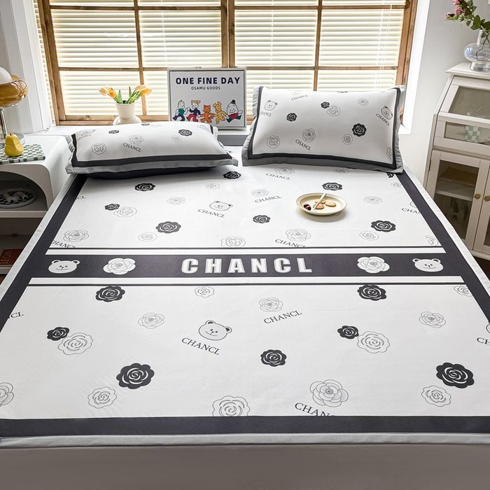 91家纺网 家纺一手货源 找家纺 栩裕纺织 2025款数码印花1200D碳光牛奶冰丝凉席 格调印象-灰