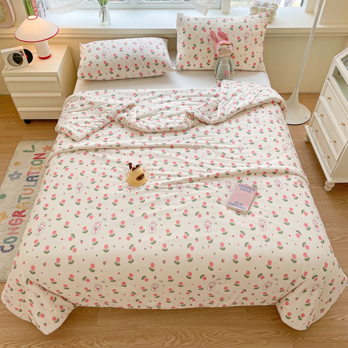 91家纺网 家纺一手货源 找家纺 沐慕 2024新款小清新加厚亲肤针织棉夏被 郁金香兔