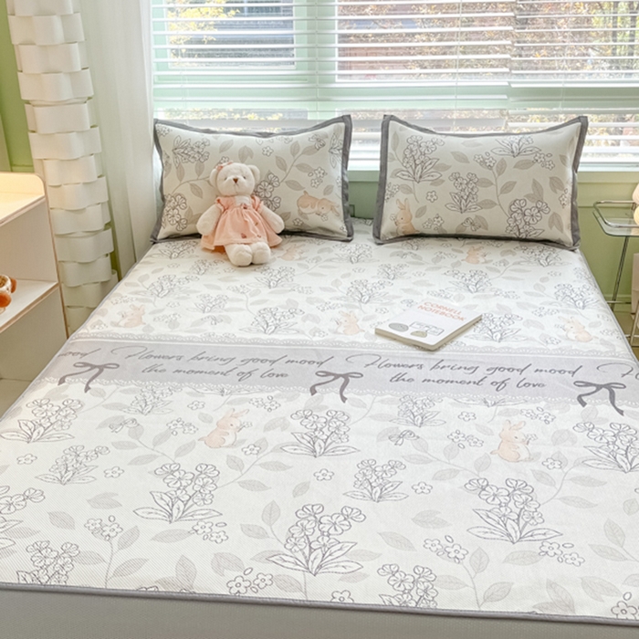 91家纺网 家纺一手货源 找家纺 沐慕 2024新款小清新印花冰藤床笠系列 床笠-秘境花园